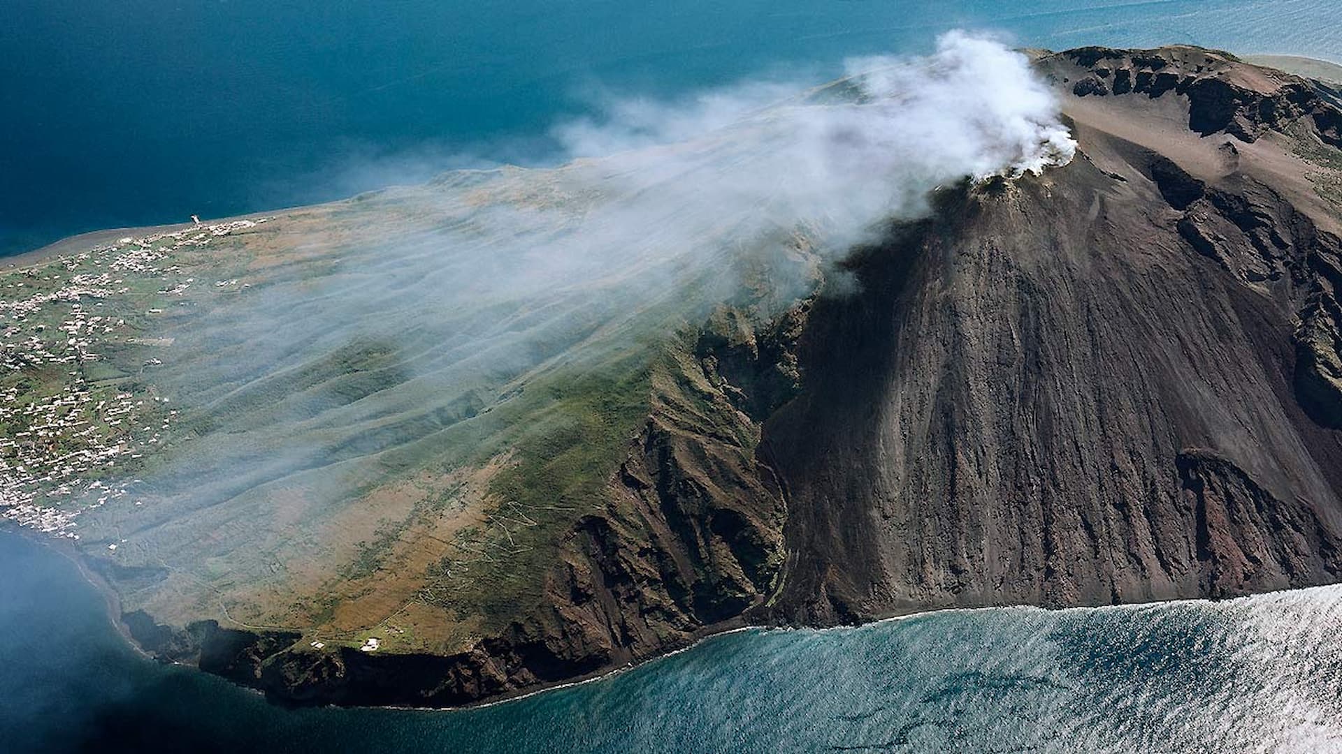 ASI - L’occhio dei satelliti Sentinel sul vulcano Stromboli